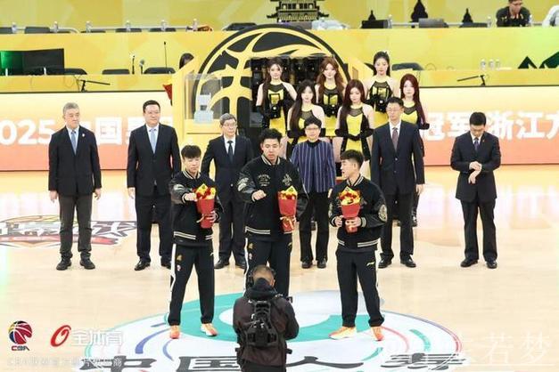 “浙江方兴渡迎来新赛季开门红” “浙江方兴渡迎来新赛季开门红”